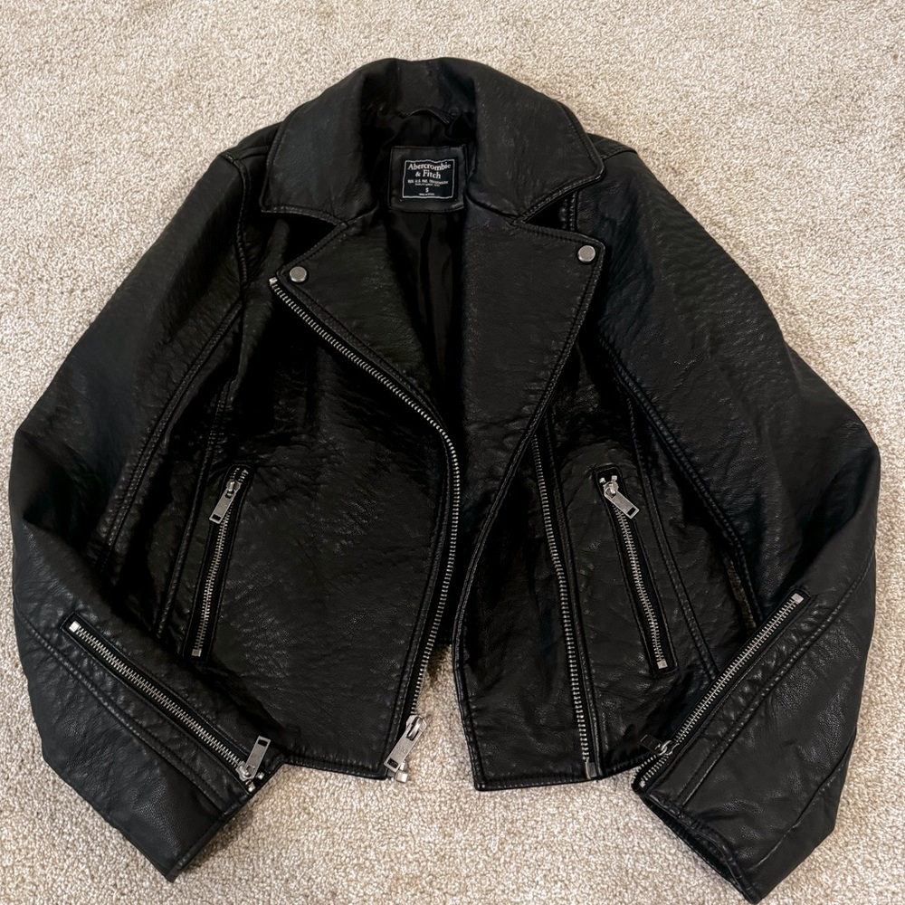 Abercrombie sold out vegan leather moto jacket - small 🔥